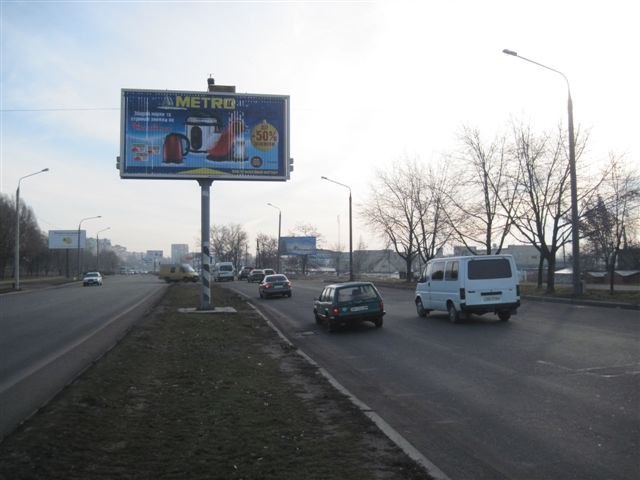 Призма 6x3,  Набережна магістраль – вул.Крива Бухта, "Сіті мол", рух до порту (призматрон)