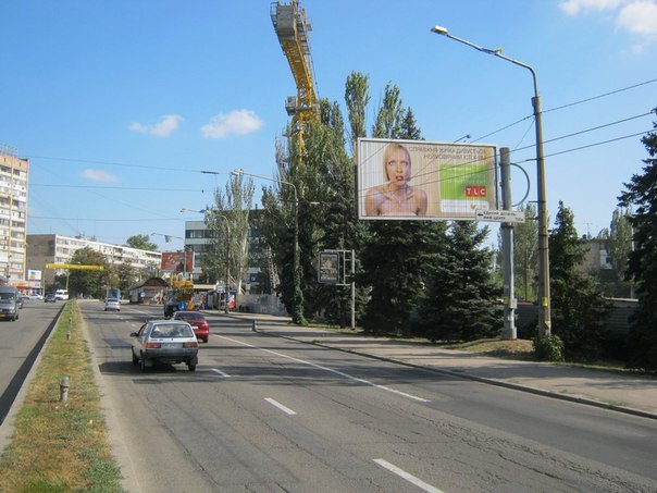 Призма 6x3,  пр.Соборний – дамба, 111а, банк, ст.А (призматрон)