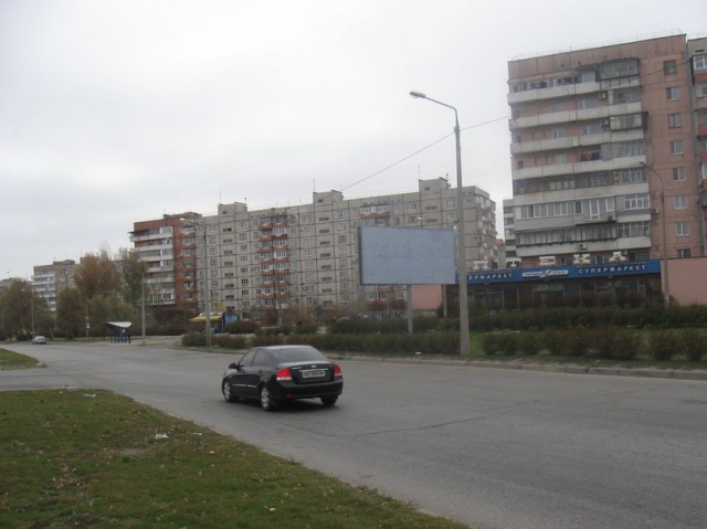 Щит 6x3,  вул.Автозаводська,4 - аптека, ТЦ, ст.А