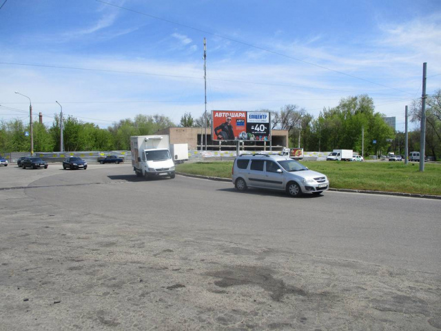 Щит 6x3,  вул.Істоміна - вул.Гладкова (коло), обличчям на вул.Істоміна