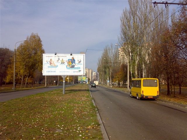 Призма 6x3,  вул.Бородинська, д.6, рух до вул.Ладожскої (Амстор) (призматрон)