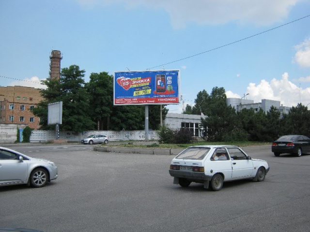 Призма 6x3,  пр.Металургів -д.21, рух до пр.Соборного (призматрон)