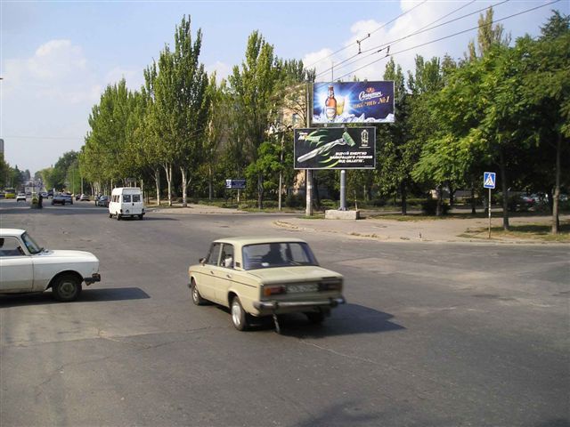 Щит 6x3,  вул.Перемоги - вул.Маяковського, верхня площина