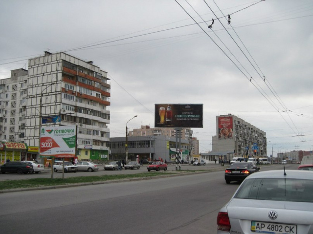 Щит 6x3,  вул.Новокузнецька -вул.Водограйна, рух до Амстору (сильпо)
