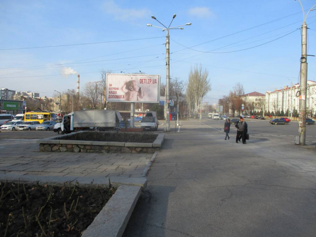 Призма 6x3,  пр.Соборний — вул.Дніпровська -пл.Волі (призматрон), ст.Б