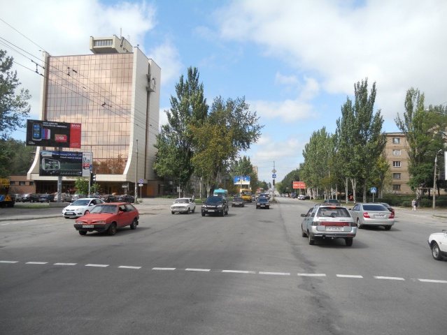 Щит 6x3,  вул.Перемоги - вул.Маяковського,банк, нижня площина
