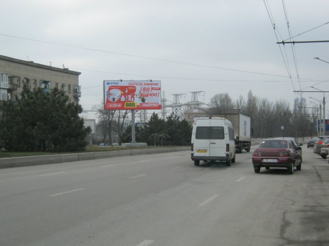 Щит 6x3,  пр.Металургів -д23.25, (средній), рух до пр.Соборного